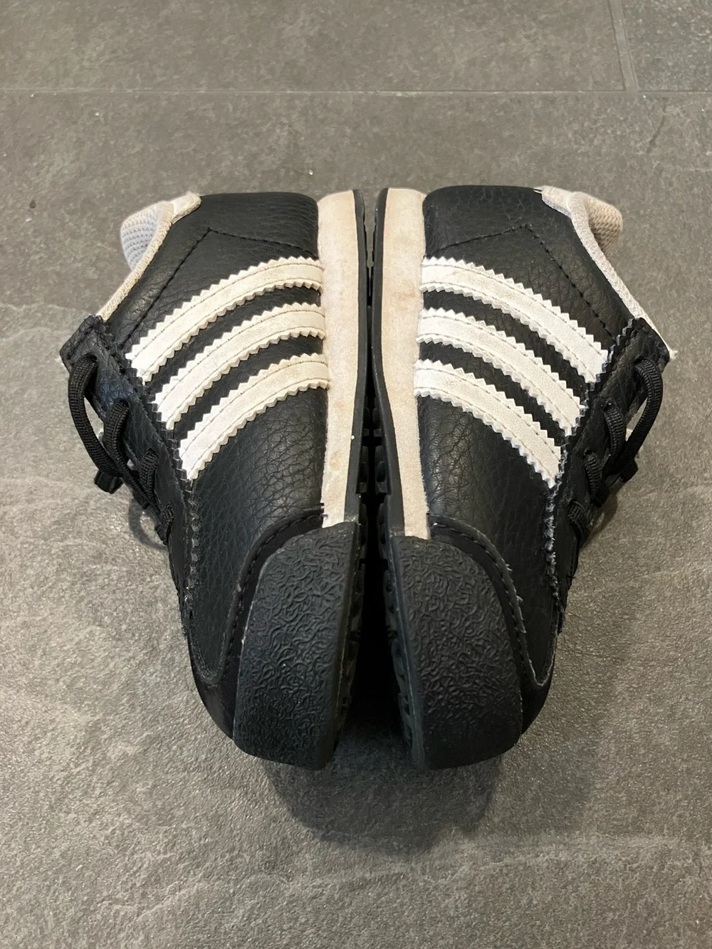 adidas 6K Toddler Black and White sneaker